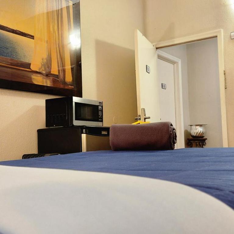 GGG Stay & Wellnest - Standard Double Room with Shared Bathroom - 3
