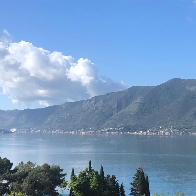 B & M Apartments - One-Bedroom Apartment with Small Terrace and Sea View - 21