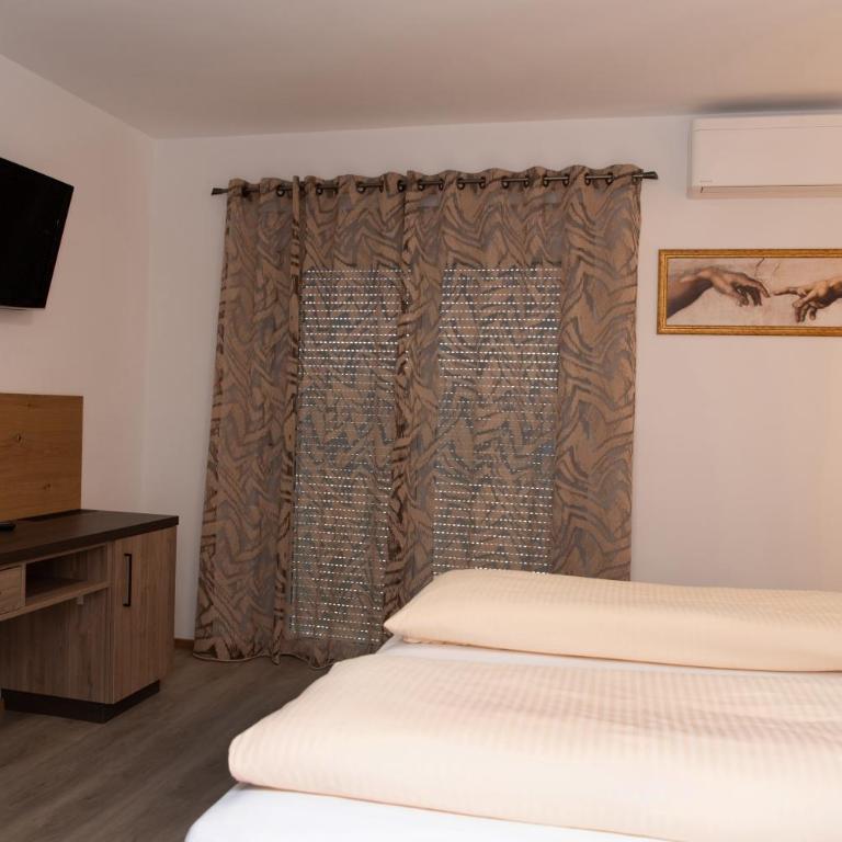 Hotel Restaurant Ulbing - Comfort Vierbettzimmer - 7