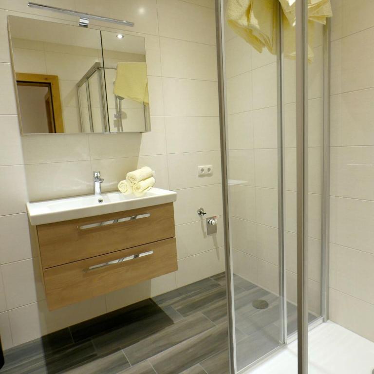 Top holiday flat in Fügen near the ski area - Two-Bedroom Apartment - 19