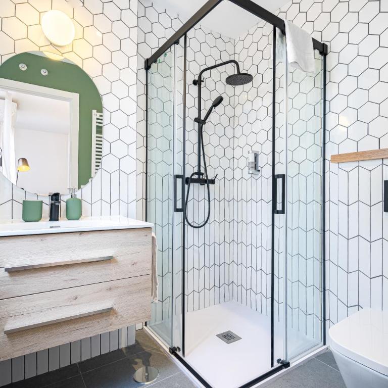 Vallecano Apartments by Olala Homes - Three-Bedroom Apartment - 19