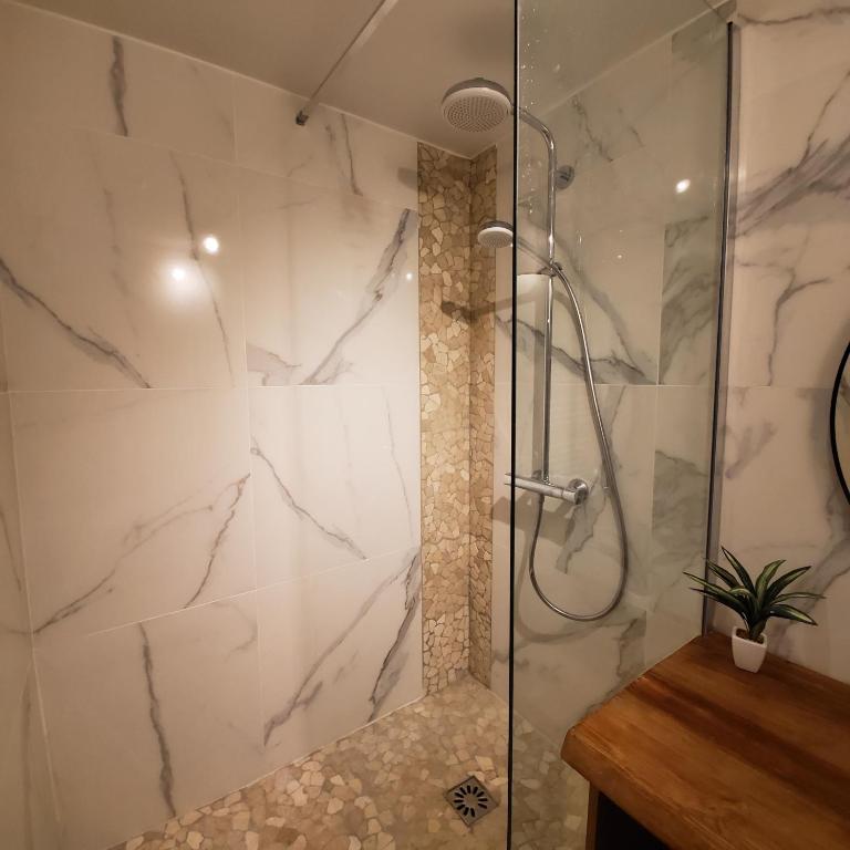 Joli T4 rénové climatisé entre St Charles/le Vieux-port - Apartamento de 3 dormitorios - 8