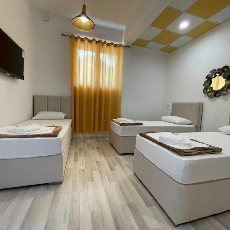 Hostel Izvor - Superior Triple Room - 3
