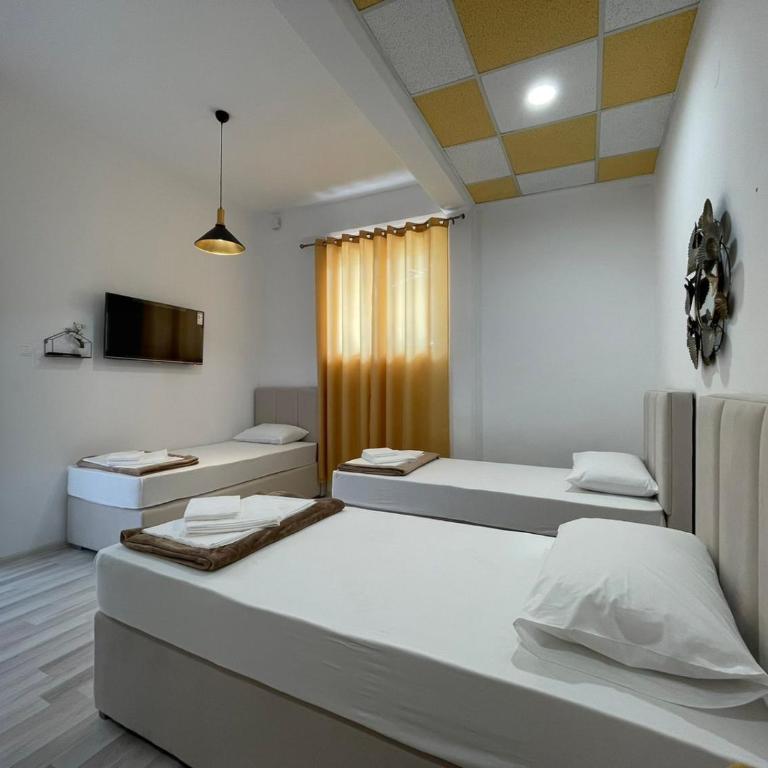 Hostel Izvor - Superior Triple Room - 2