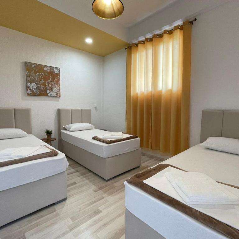 Hostel Izvor - Superior Triple Room - 7