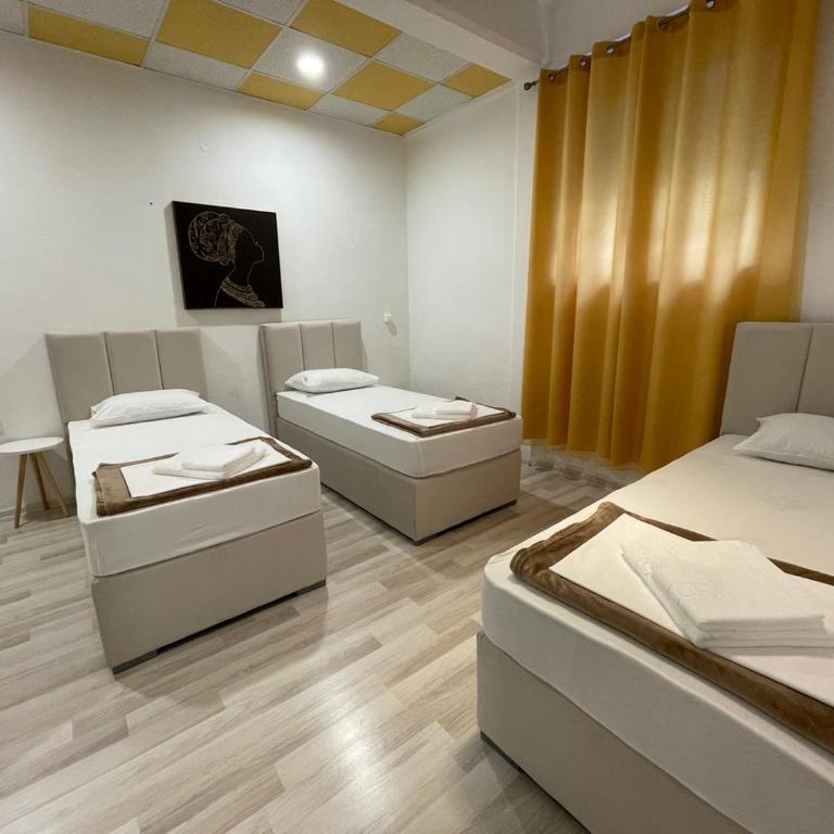 Hostel Izvor - Superior Triple Room - 9