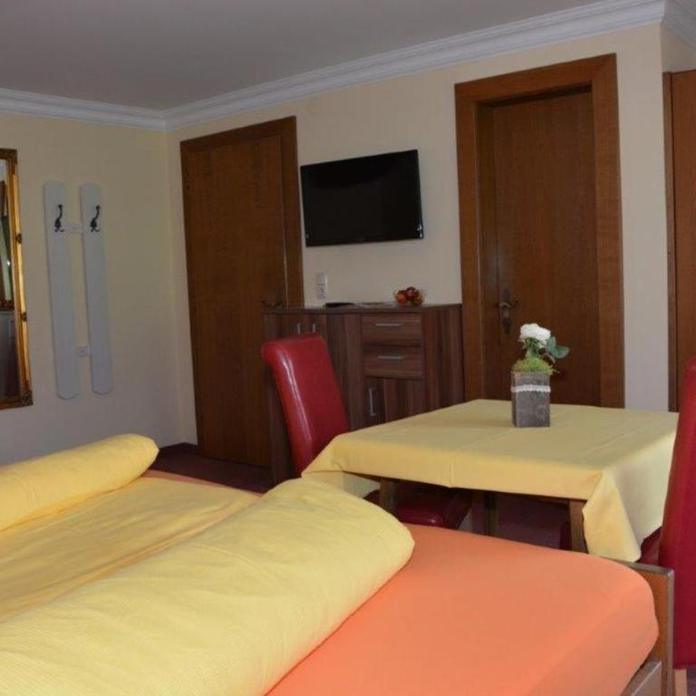 Haus Panorama - Doppelzimmer mit Dusche - 3
