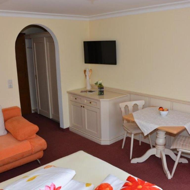 Haus Panorama - Doppelzimmer mit Dusche - 3