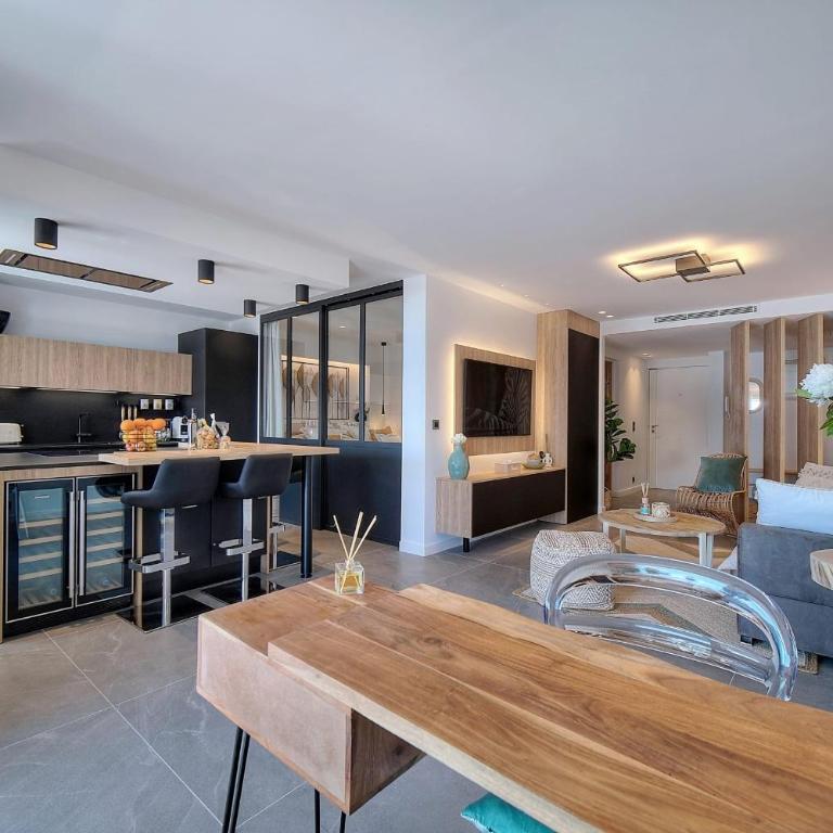Cannes Luxury Rental - Stunning sea front apartment - Appartement - 5