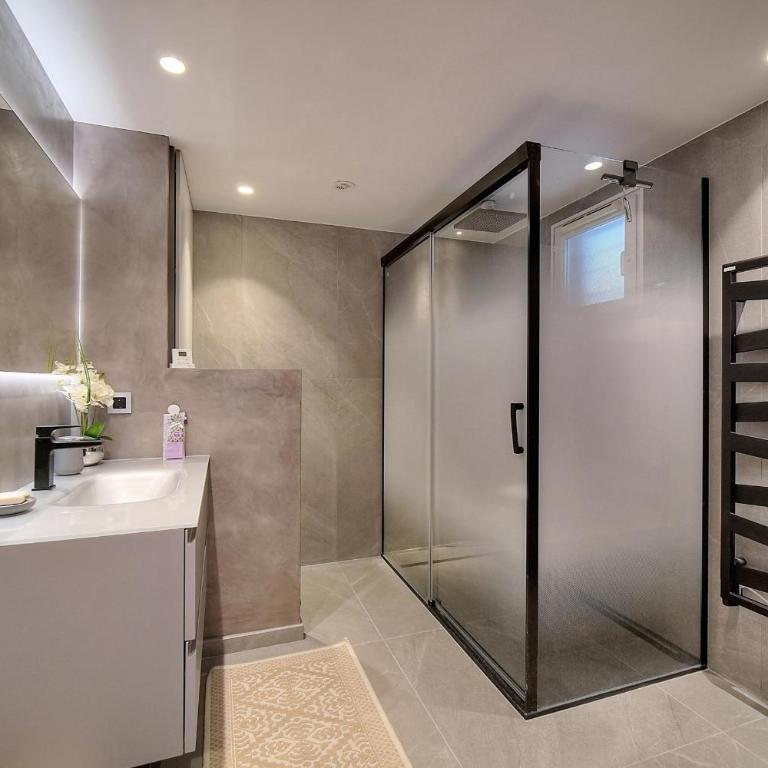 Cannes Luxury Rental - Stunning sea front apartment - Appartement - 11