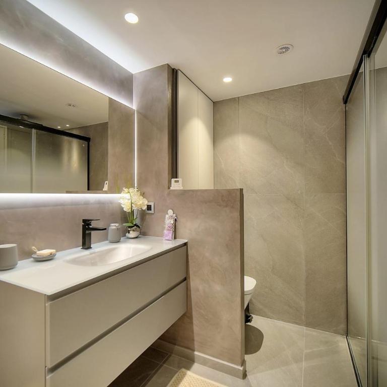 Cannes Luxury Rental - Stunning sea front apartment - Appartement - 12