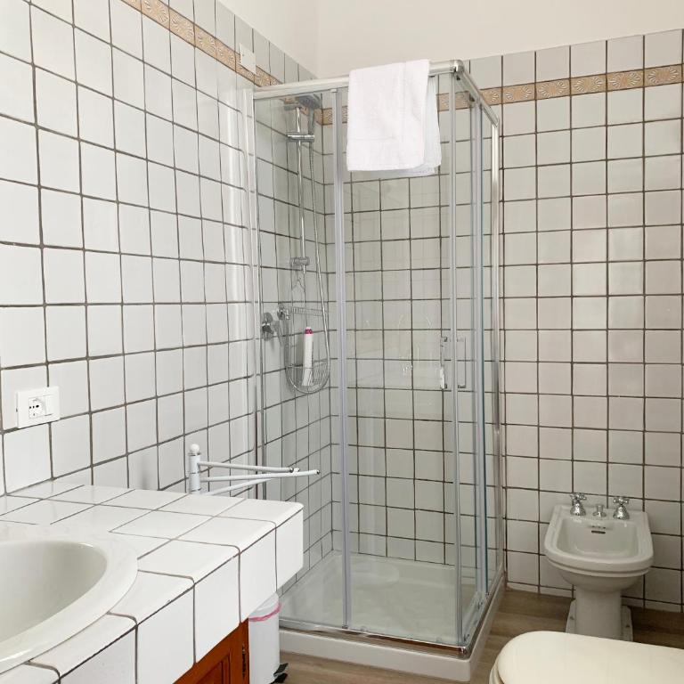 "La Cascina" Bed & Breakfast - Quadruple Room with Private Bathroom - 6