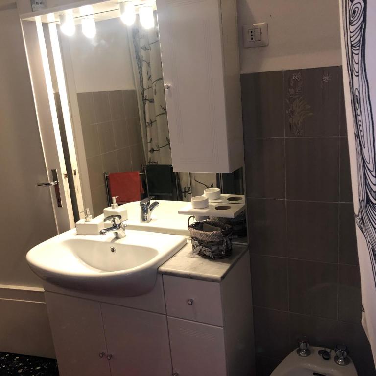 Apartment Ponte delle Nazioni - Appartamento con 2 Camere da Letto e Balcone - 8