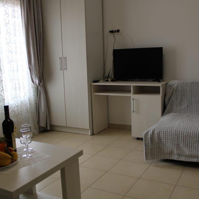 ApartsDobraVoda - Studio Apartment with Balcony - 3