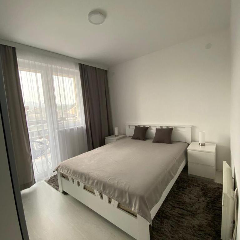 Holiday Apartment - Apartment mit 1 Schlafzimmer, Balkon und Bergblick - 8