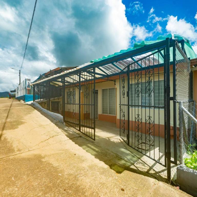 Casa Los Patios - Four-Bedroom House - 43