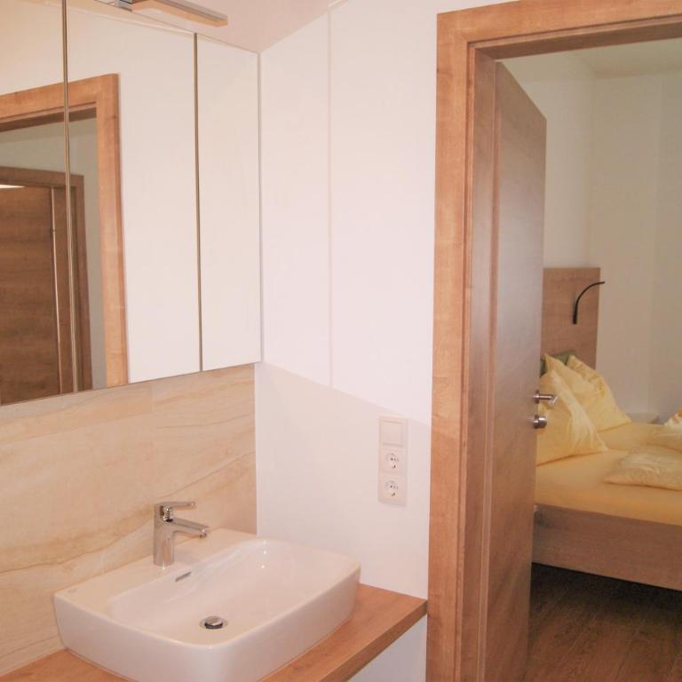 Ferienwohnung in ruhiger Lage- Panorama Terrasse, 2 SZ, rollstuhlfreundlich - Apartment mit Blick auf die Berge - 20