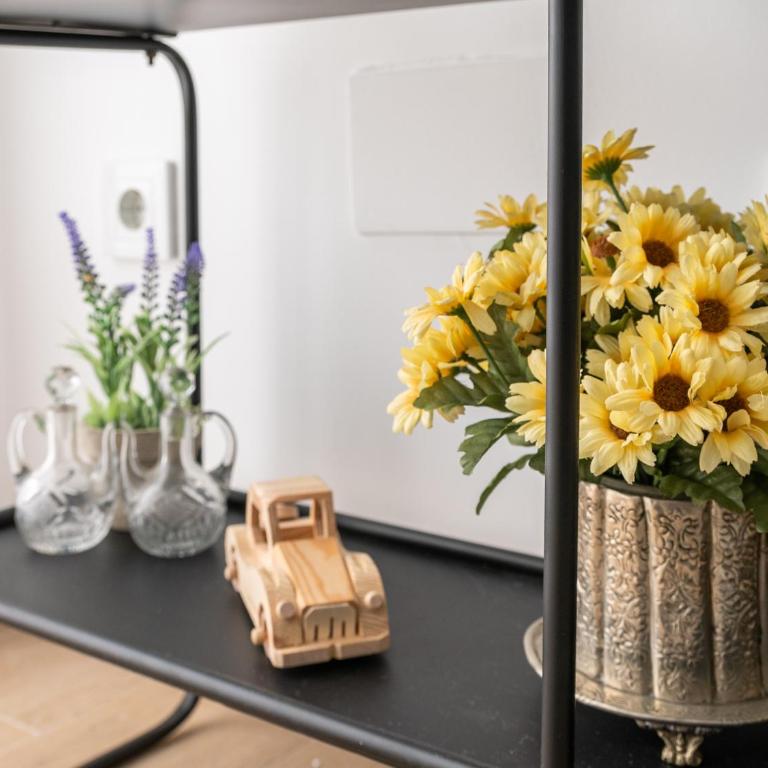 La Casa de Nano - Two-Bedroom Apartment - 16