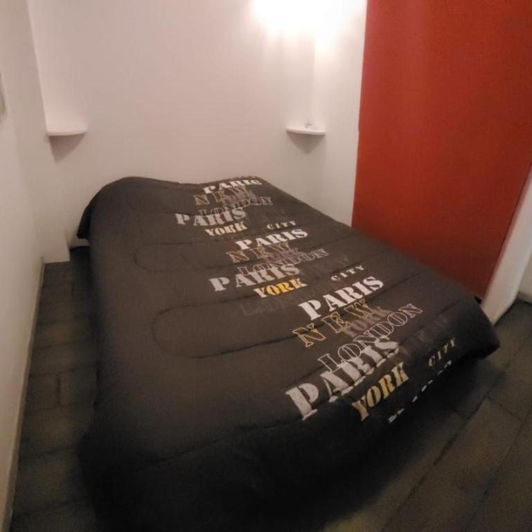 Au calme, 200m du centre T2 avec balcon et parking - Appartement 1 Chambre - 55