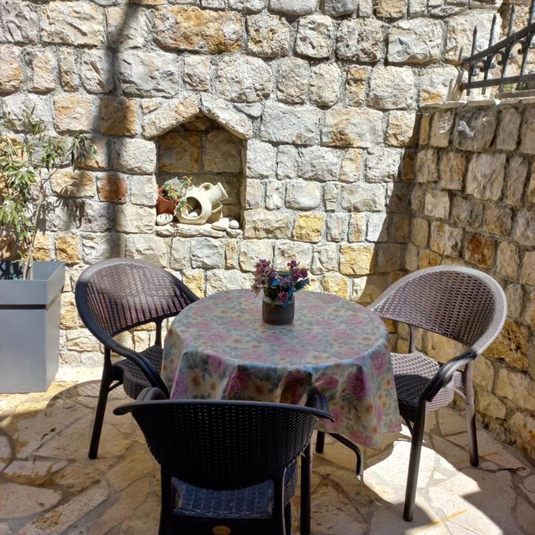 Apartments Antigona Old Town - Superior One-Bedroom Apartment with Terrace - 4