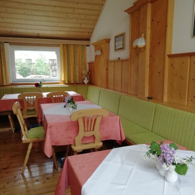 Pension Strauss - Doppelzimmer mit Gartenblick - 4