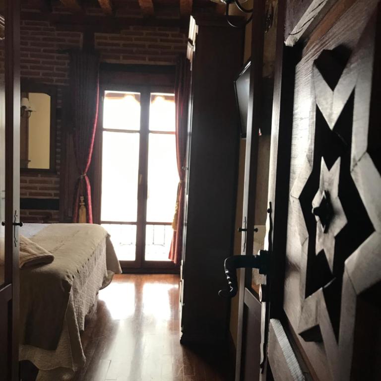Hospederia Casa de Cisneros - Habitación Doble con vistas - 14