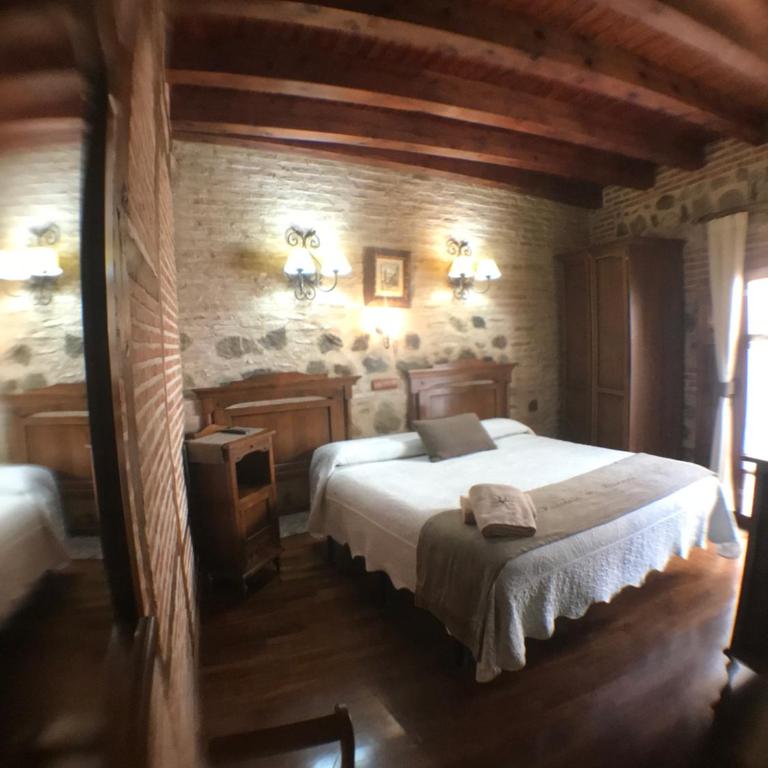 Hospederia Casa de Cisneros - Habitación Doble con balcón - 9