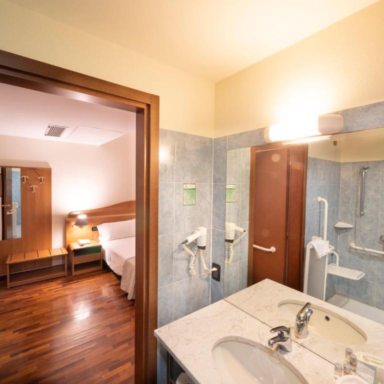 Hotel Il Duca d'Este - Camera Classic Doppia con Letti Singoli - con Accesso Disabili - 2