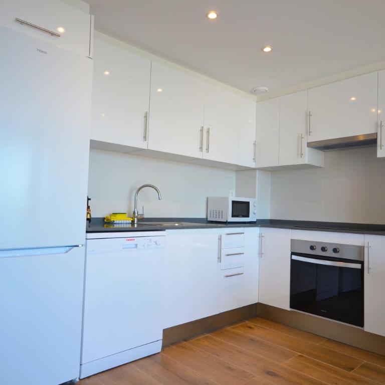 Golive Deluxe - Two-Bedroom Apartment - 17