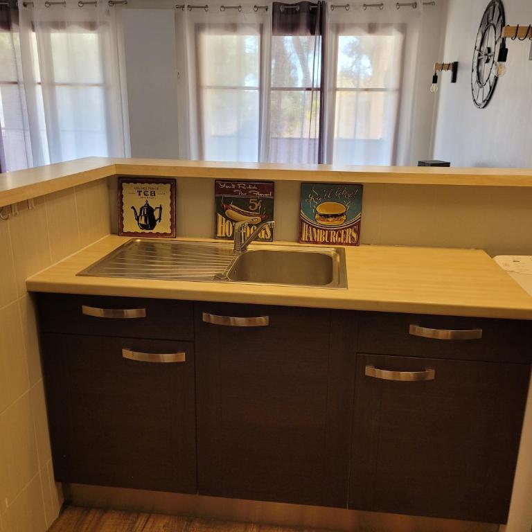 Au calme, 200m du centre T2 avec balcon et parking - Appartement 1 Chambre - 53