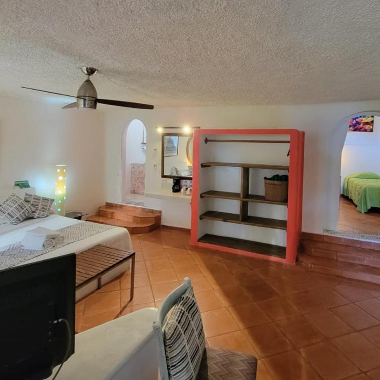 Maria's Kan Kin - Triple Room - 12