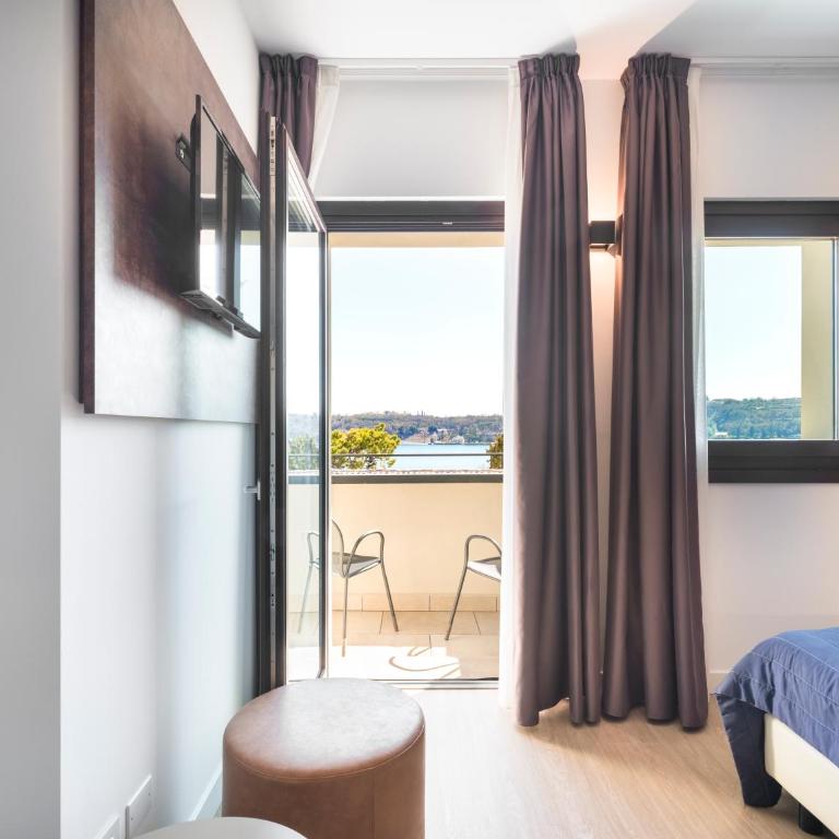 Rivalta Life Style Hotel - Camera Matrimoniale con Vista Lago - 1