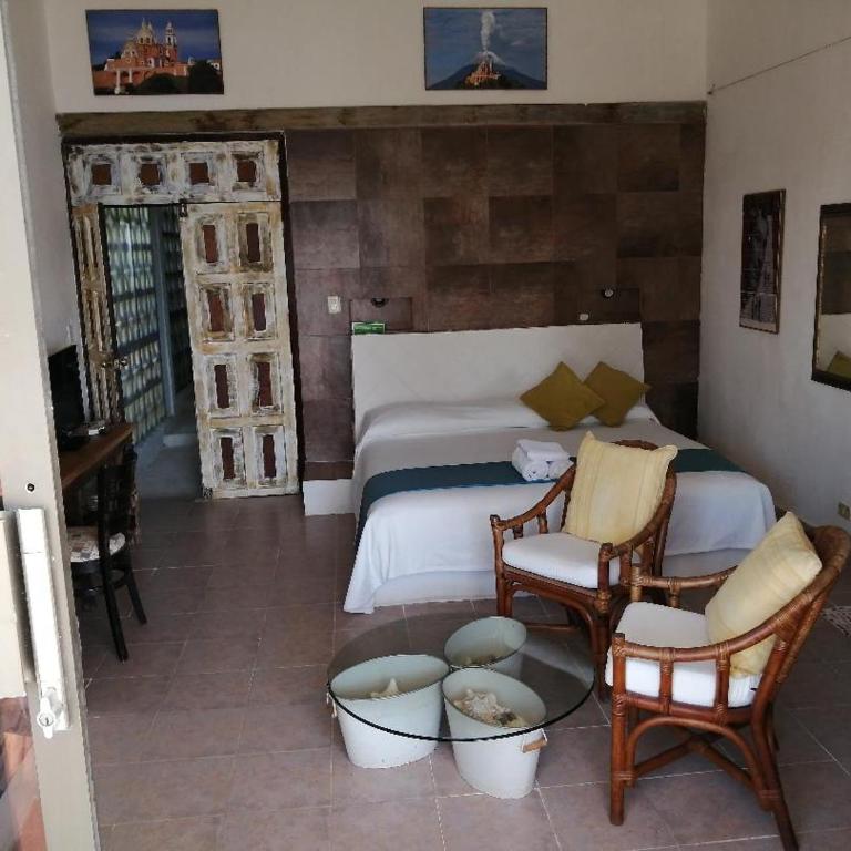 Maria's Kan Kin - King Room with Ocean View - 13