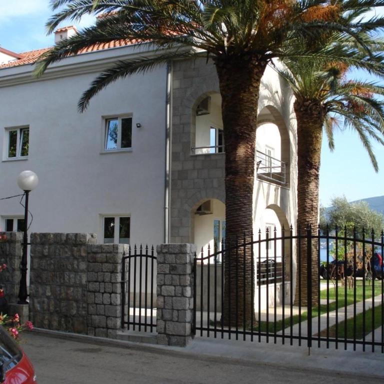 Apartmani Danilovic - Apartment with Sea View - 6