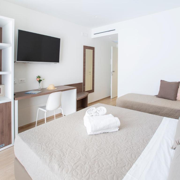 B&B Rais Luxury Rooms - Camera Tripla Luxury - 5