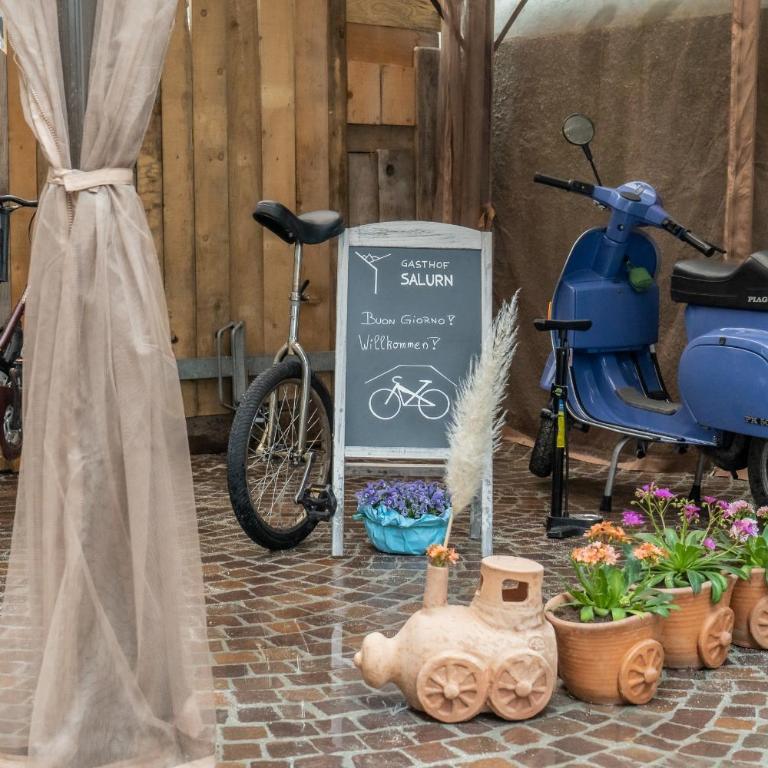 Gasthof Salurn - Camera Familiare con Bagno in Comune - 4