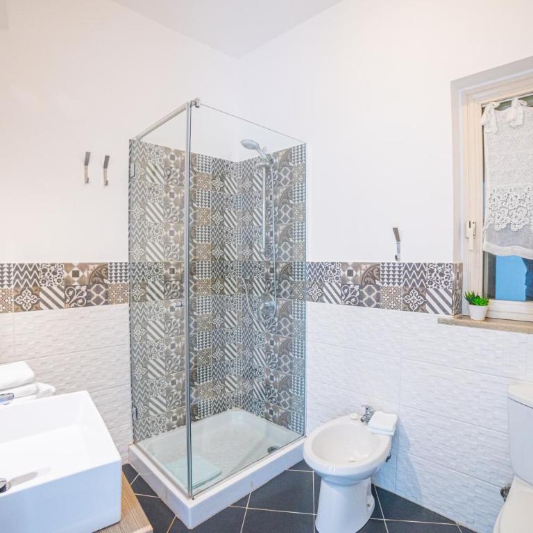 BellaVista - Camera Matrimoniale con Bagno Privato Esterno - 16