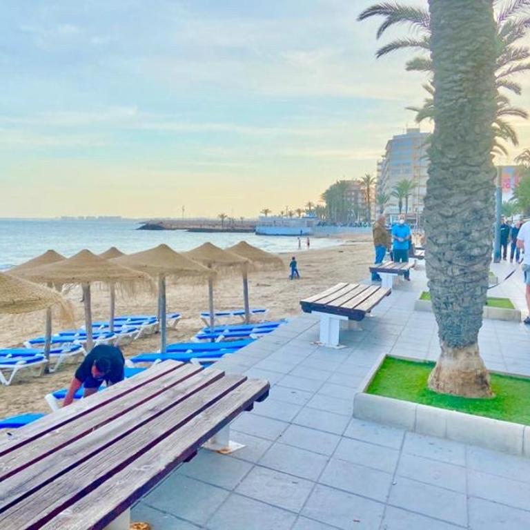 Beautiful Apartment near Playa de los Locos - One-Bedroom Apartment - 40