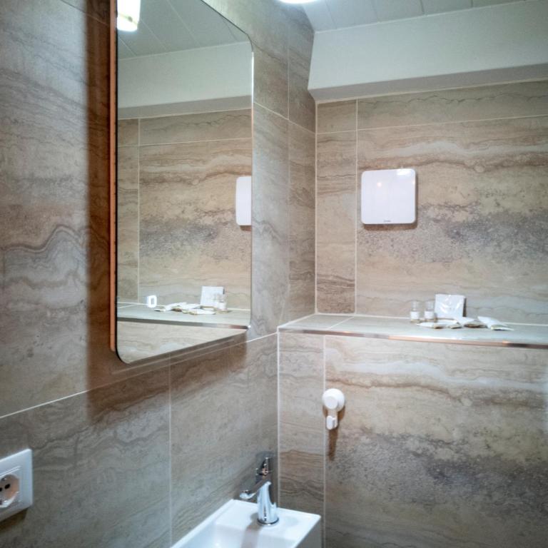 King House B&B Catania - Double Room with Private Bathroom - 8