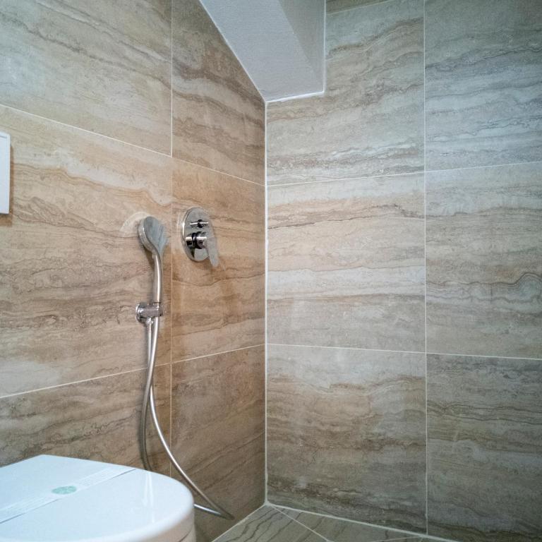 King House B&B Catania - Double Room with Private Bathroom - 9