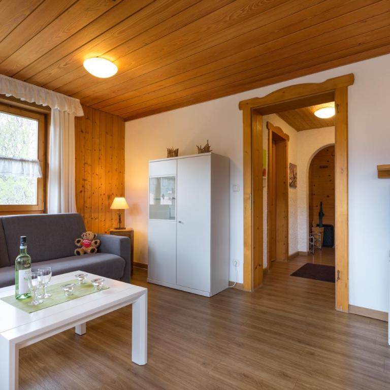 Ferienwohnungen Alpentraum - Landhaus am Bächle - Apartment mit 1 Schlafzimmer - 1