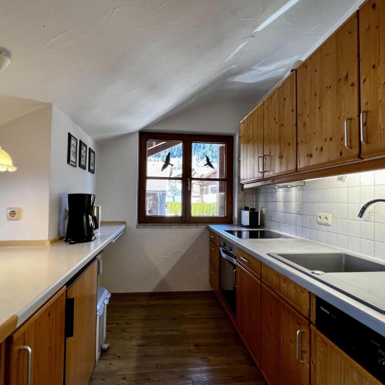 Landhaus Bergidyll - Ferienwohnung Kapellenblick - Apartment mit Blick auf die Berge - 16