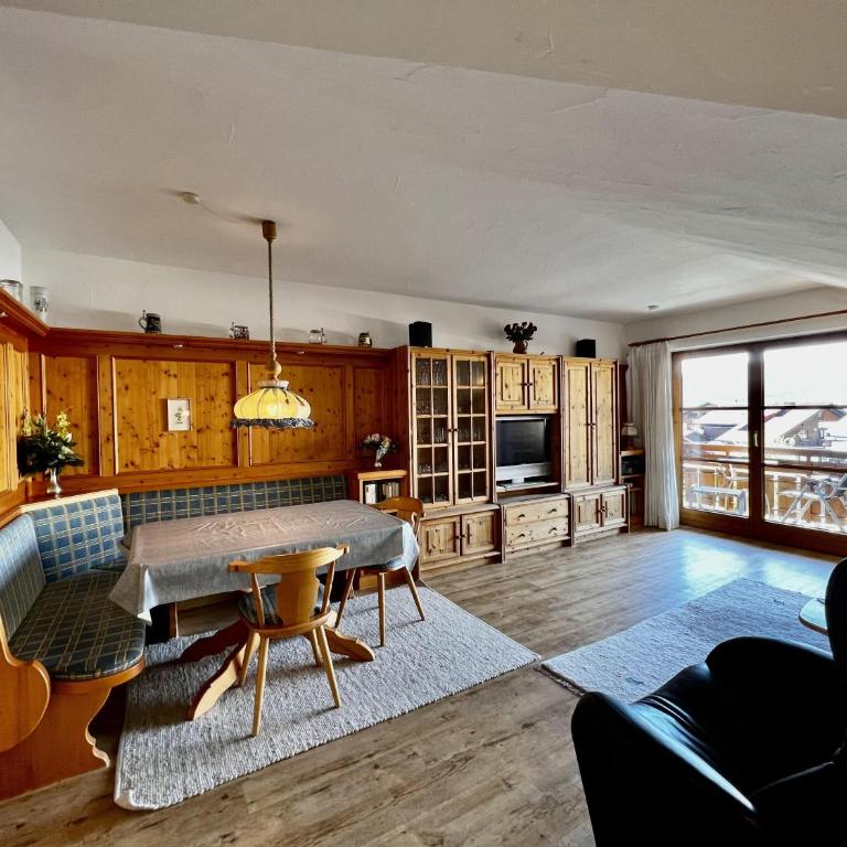 Landhaus Bergidyll - Ferienwohnung Kapellenblick - Apartment mit Blick auf die Berge - 1