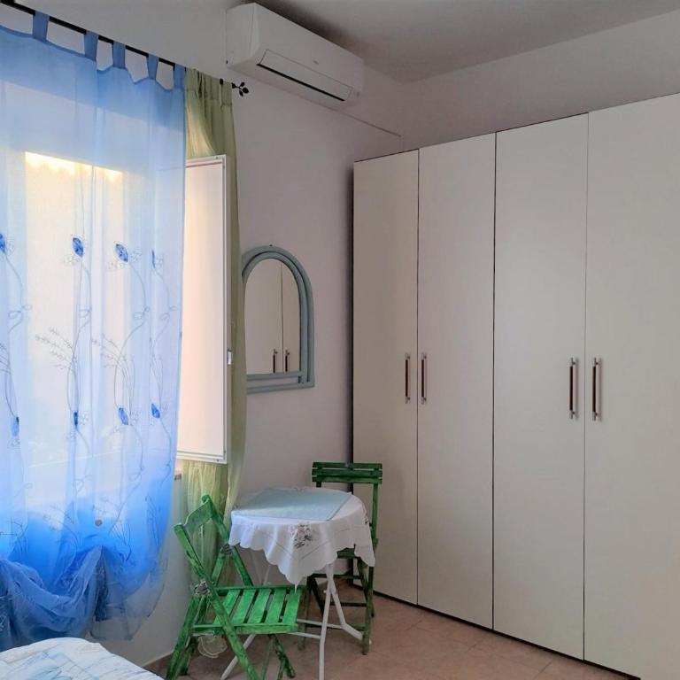La Finestra Vista Corsica - Camera Matrimoniale/Doppia con Letti Singoli con Bagno Privato - 4