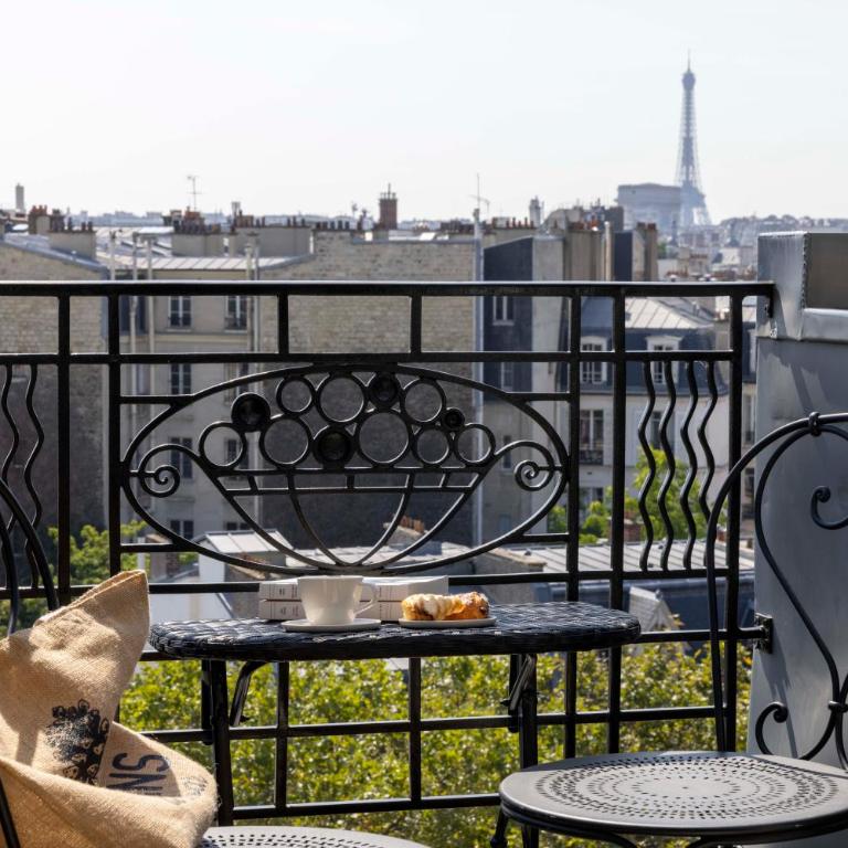 Hôtel de Banville - Suite with Balcony Eiffel Tower view - 7