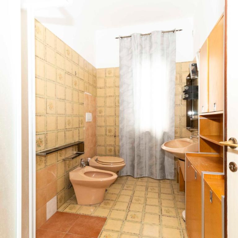 GuestHost - Massaua Roomy Vintage Apartment - Three-Bedroom Apartment - 28