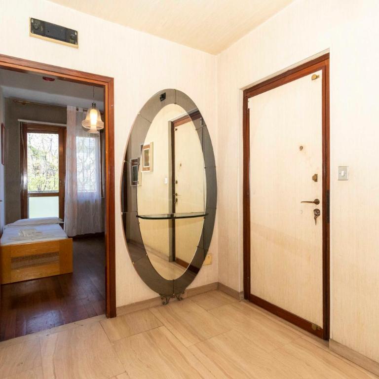 GuestHost - Massaua Roomy Vintage Apartment - Three-Bedroom Apartment - 40