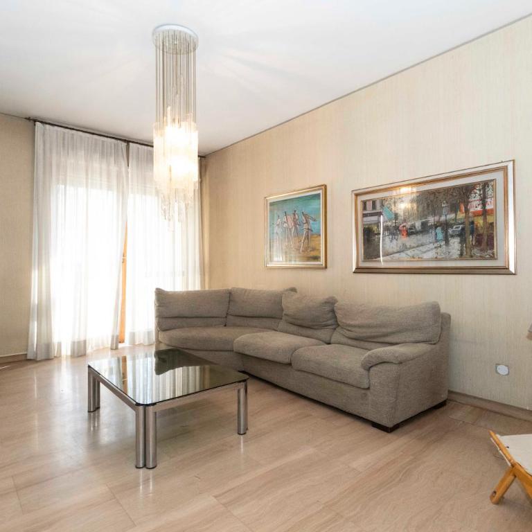 GuestHost - Massaua Roomy Vintage Apartment - Three-Bedroom Apartment - 3