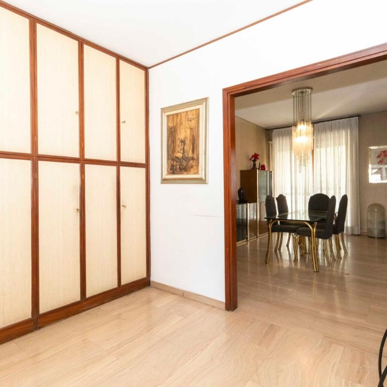 GuestHost - Massaua Roomy Vintage Apartment - Three-Bedroom Apartment - 39