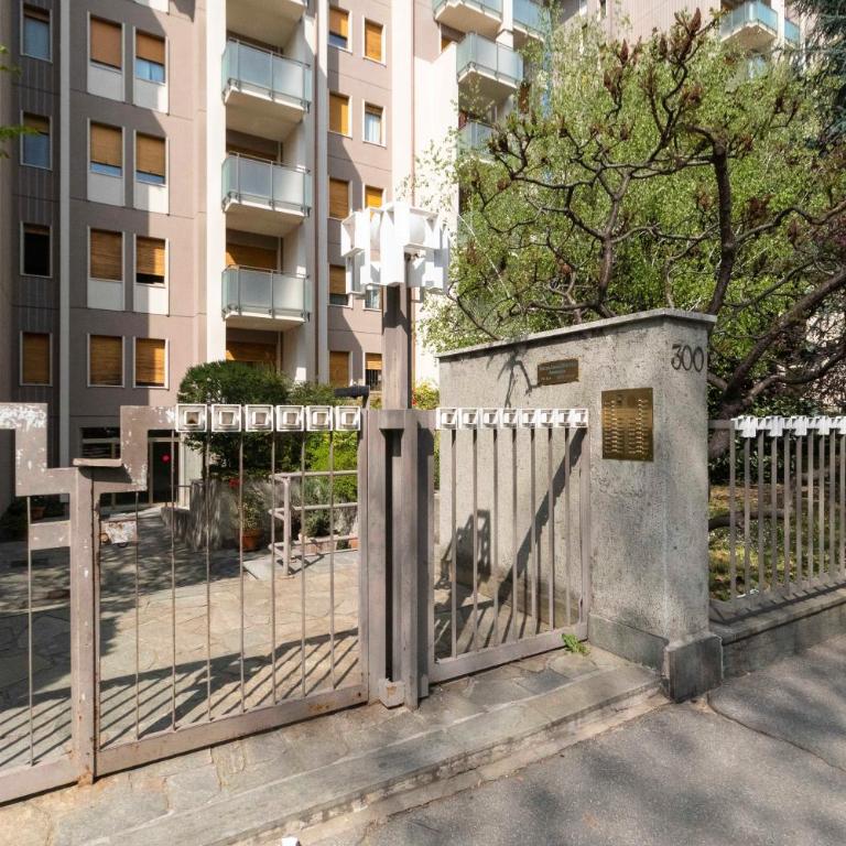 GuestHost - Massaua Roomy Vintage Apartment - Three-Bedroom Apartment - 43
